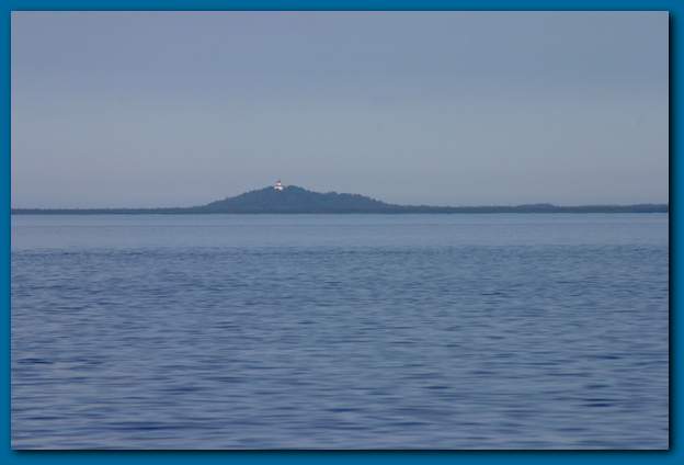600x399 pixels (18K)
