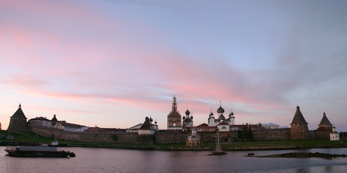 1176x575 pixels (142K)